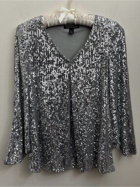 Cable & Gauge Silver Sequin V-Neck Blouse size small